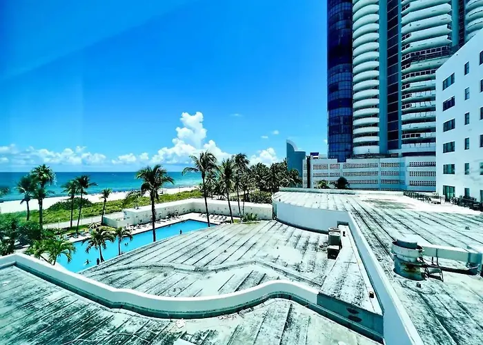 Appartamento New Amazing Balcony Views Ocean Front Studio 403 Miami Beach che accetta animali