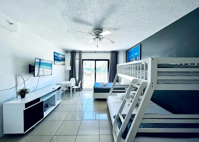 Appartamento New Amazing Balcony Views Ocean Front Studio 403 Miami Beach che accetta animali