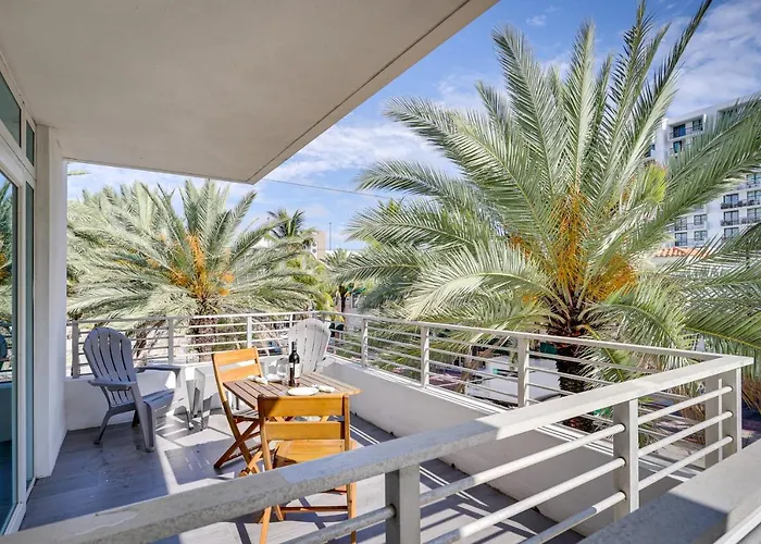 Miami Beach Vacation Rental With Rooftop Pool Access che accetta animali