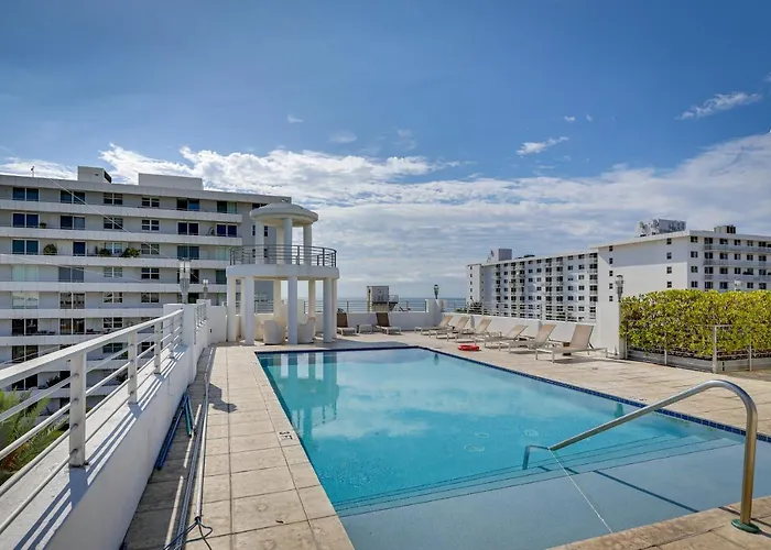 Miami Beach Vacation Rental With Rooftop Pool Access che accetta animali