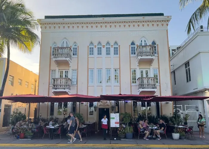 Meet Me On Ocean Dr - Cozy Stay Steps From Beach