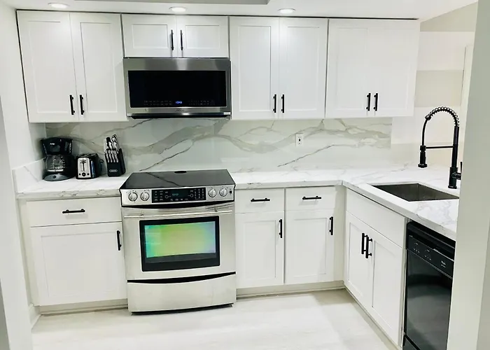 Ocean View Stylish 1Br 1Ba Beach Condo+Parking
