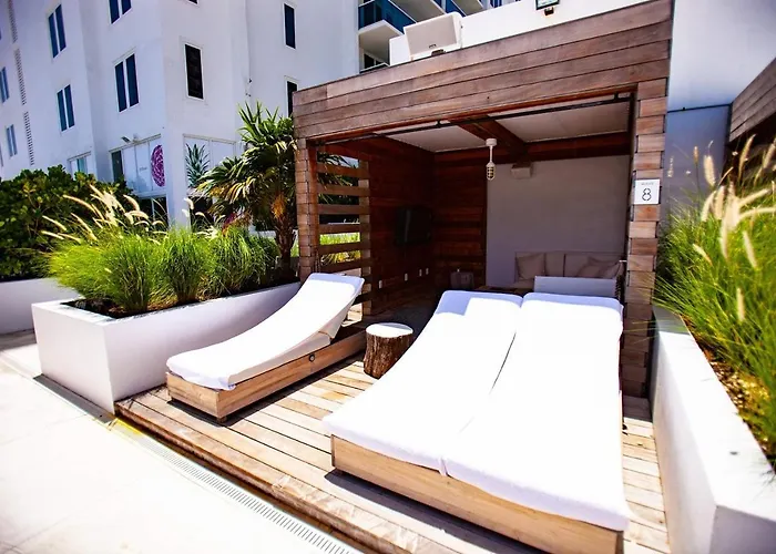 Plustay: Miami Beach Oasis Resort