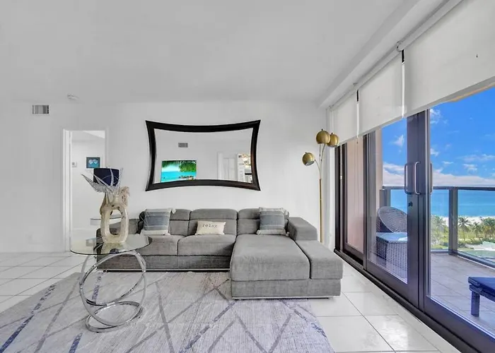 Awesome Beachfront Condo Beach Service 1007