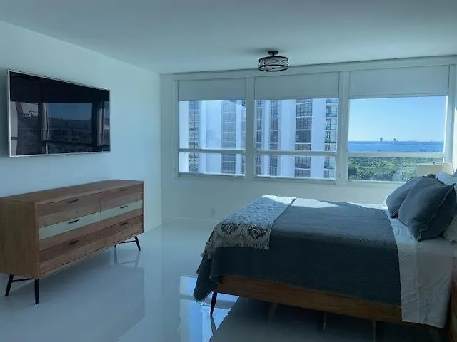 Renovated Romantic Suite With Beach Access And Free Parking