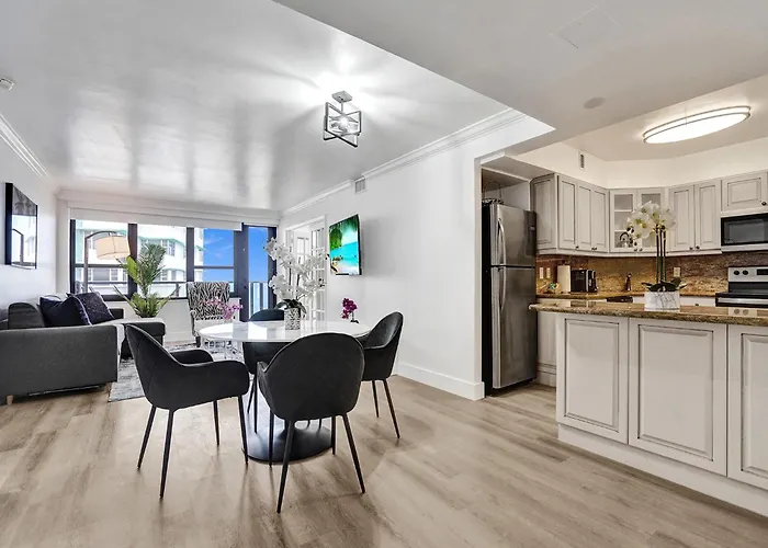 Ocean View Condo Beach Service 1504 Miami Beach