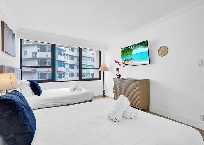 Comfortable Ocean View Condo Beach Service 1214