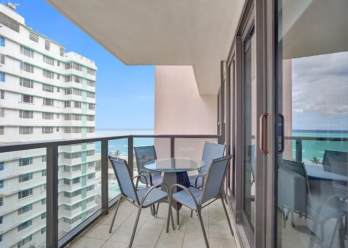 Comfortable Ocean View Condo Beach Service 1214
