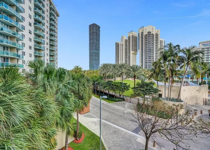 Beautiful Garden View Ocean Reserve 1 Bedroom Condo Condo Aventura