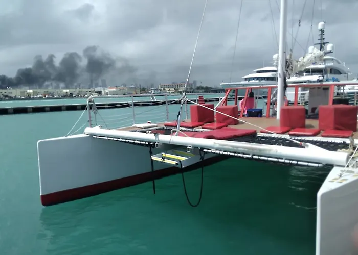 Mariah Catamaran