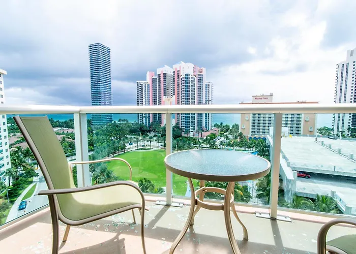 Upgraded Apt., Steps From The Beach