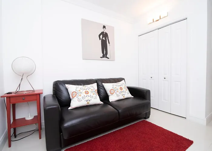 Upgraded Apt., Steps From The Beach