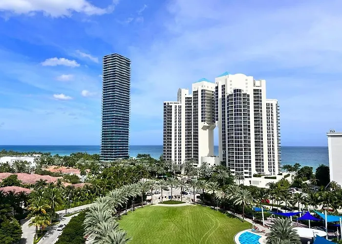 Upgraded Apt., Steps From The Beach