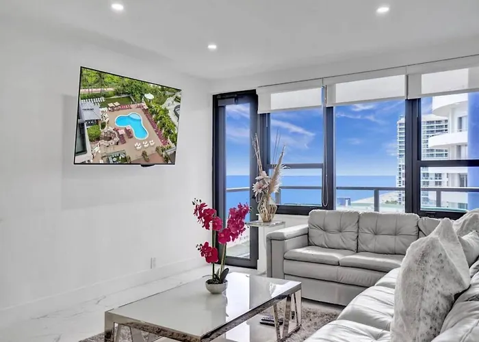Ocean View Retreat Beach Service 1603 Miami Beach