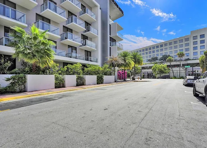 Sobe Monarch 1 - 2 Bedroom 2 Bathroom - Modern Apts -Walk To Ocean Drive -2 Independent 1 Bedroom 1 Bathroom Apts