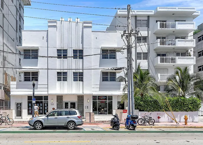 South Beach Beachfront Apartment, Chairs & Umbrella Access
