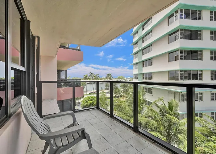 2Bd 2Ba Miami Beach Hotel W Beach Service