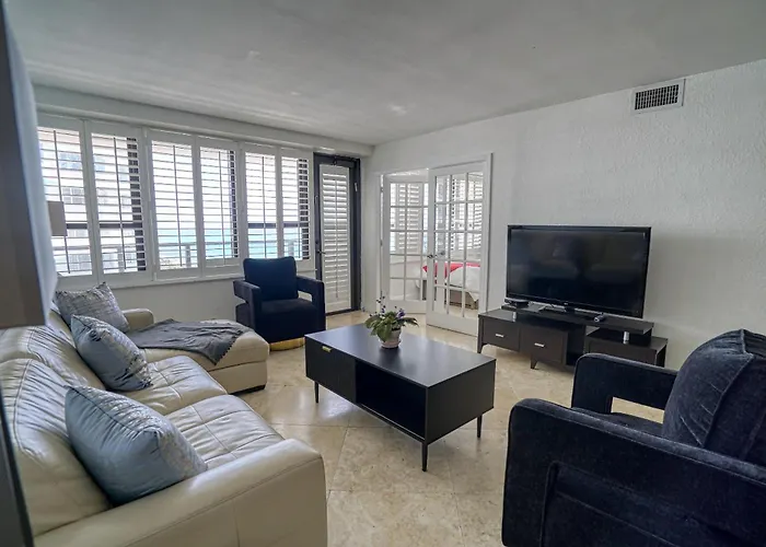 Two Bedroom On The Beach With Balcony And Oceanview
