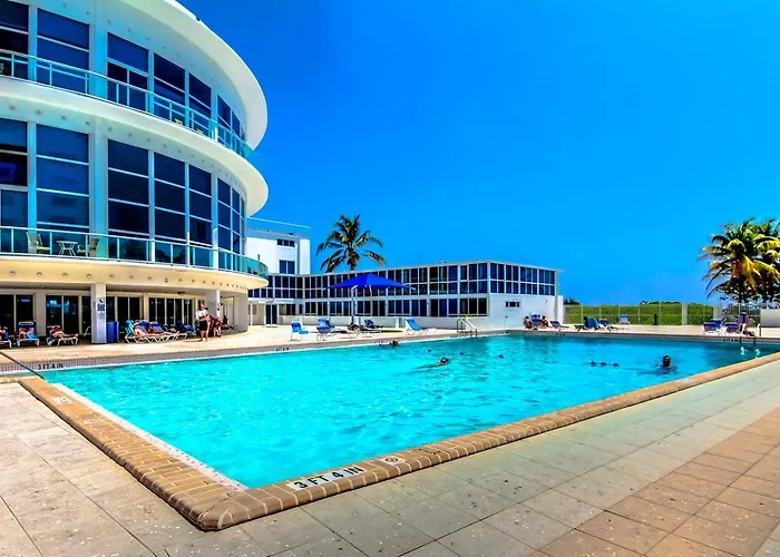 Castle 1205 Beachfront Studio With Free Parking, Beach Access, Pool, Tennis