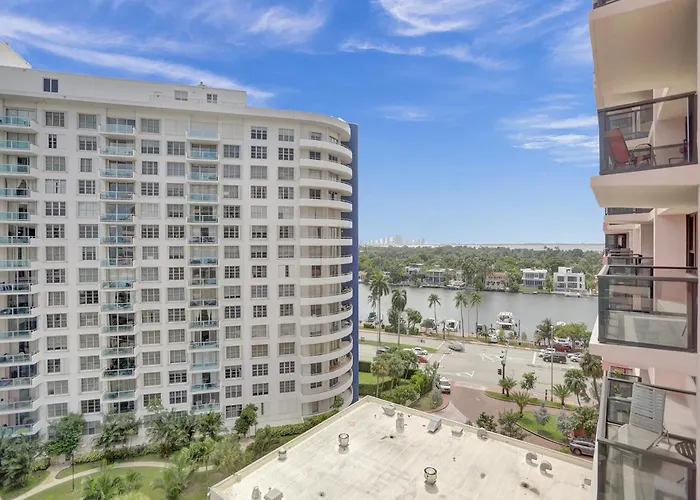 Perfect Ocean View Condo Beach Service 1109