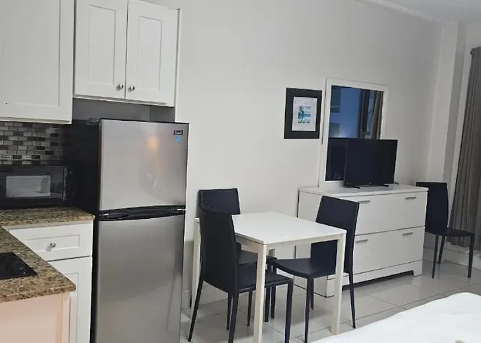 Miami Beachfront With Pool Wifi & Cheap Parking