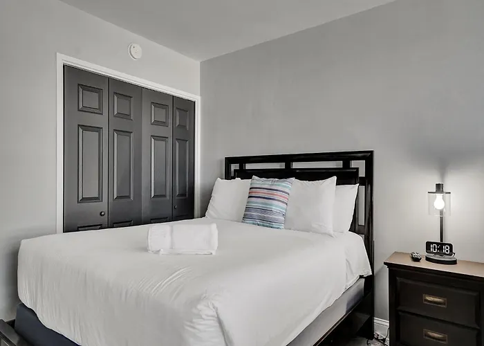 Cozy Beachfront 2 Bdr Miami Beach Condo 406 acceptant les animaux