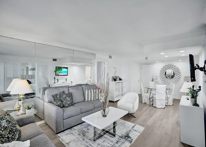 Charming Ocean View Condo Beach Service 516 Miami Beach