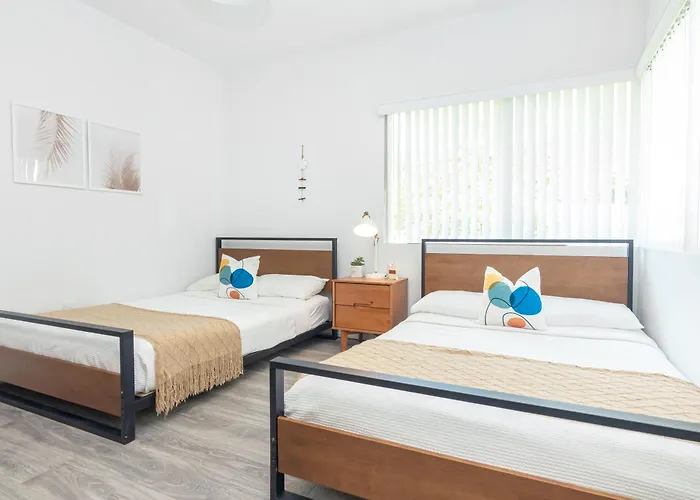 Pet friendly West Deco Aparthotel Miami Beach