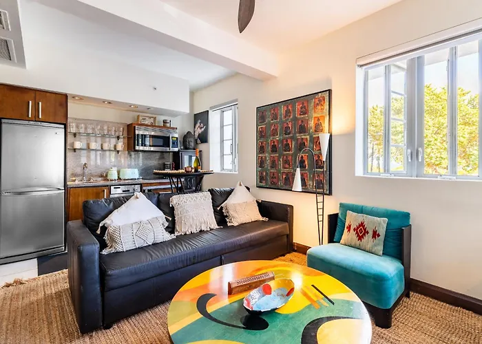 Oceanfront Oasis: 2-Br Apartment On Ocean Drive