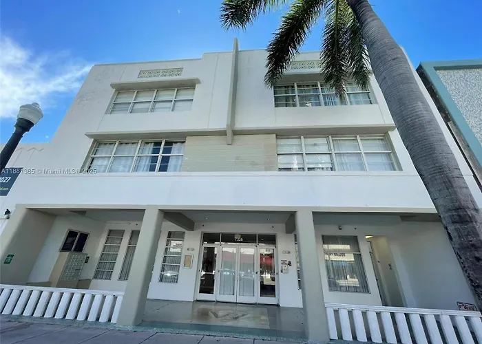 1 Bed Apt. A Block From The Beach Miami Beach acceptant les animaux