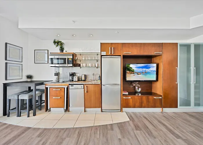 Stylish Studio In South Beach With Ocean Views