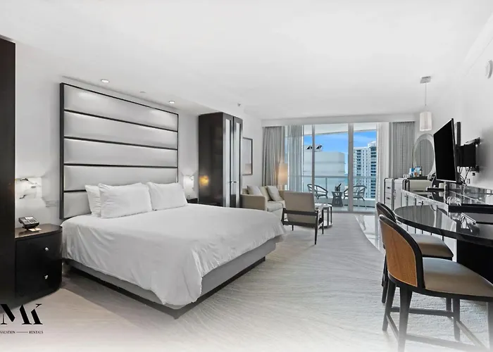 Fontainebleau Resort Balcony W Ocean + Bay View Miami Beach