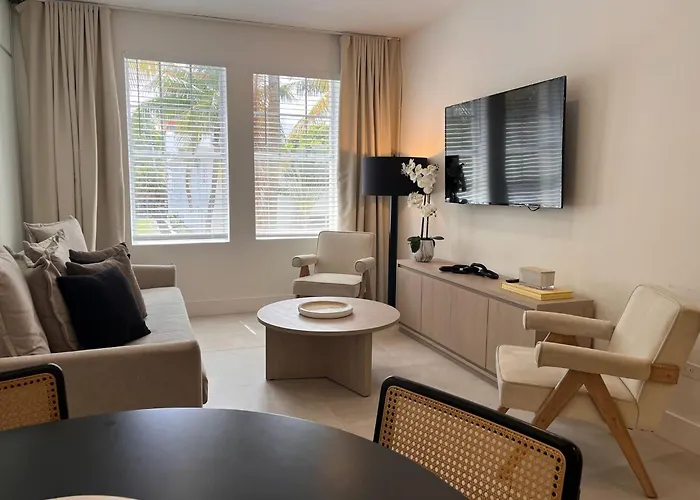 Pet friendly South Of Fifth Miami Beach Apartments!