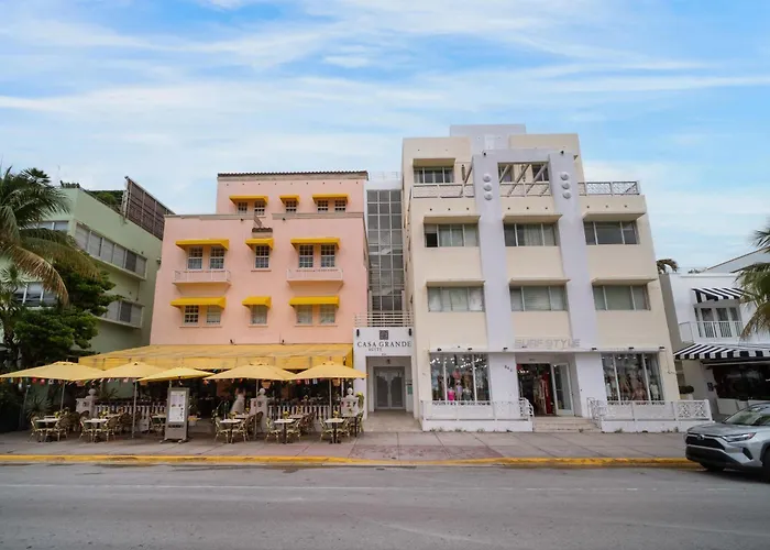 2 Bedroom Ocean Drive Newly Renovated Miami Beach