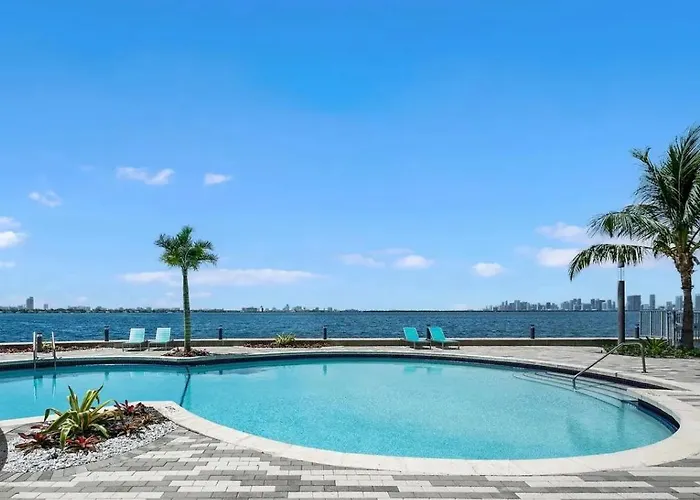 Great Private Room Miami Beach