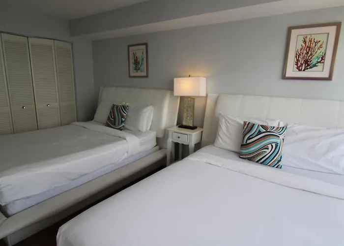 Alexander 1209 Beachfront Condo With 2 Pools , Beach Access, Sauna, Stores