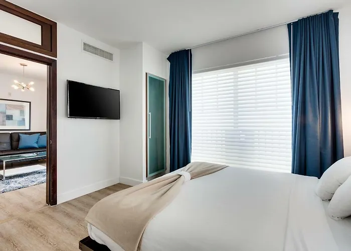 Congress Suites At The Strand
