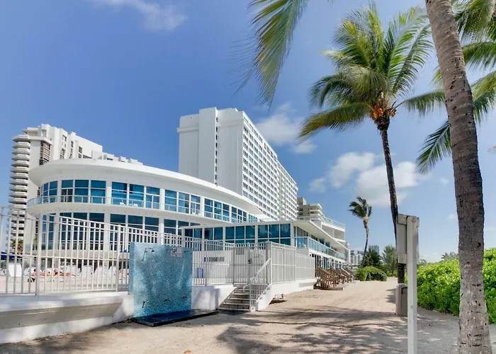 Castle Beach: Serenity Condo