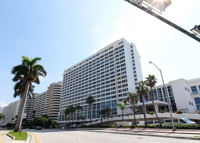Castle Beach: Coral Condo