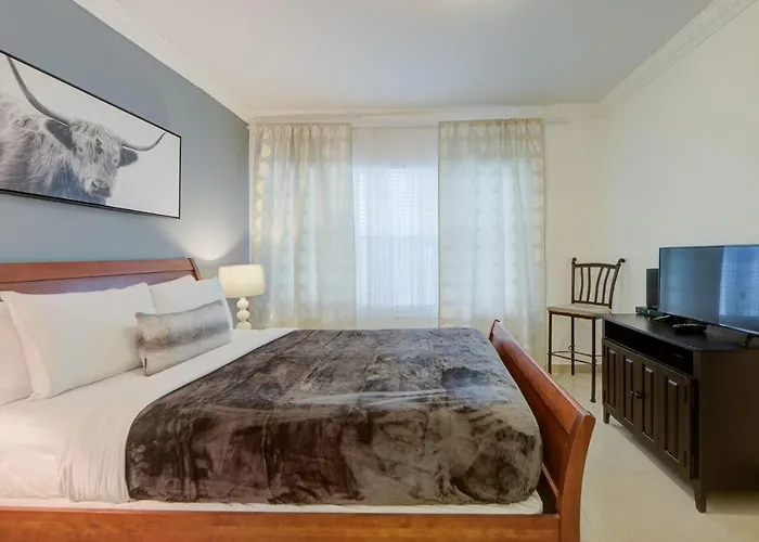 918 Ocean Drive Apartments